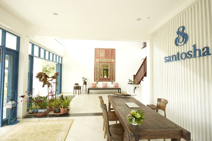 Imagen de los interiores del Hotel Santosha Health and Lifestyle Resort. Foto 16