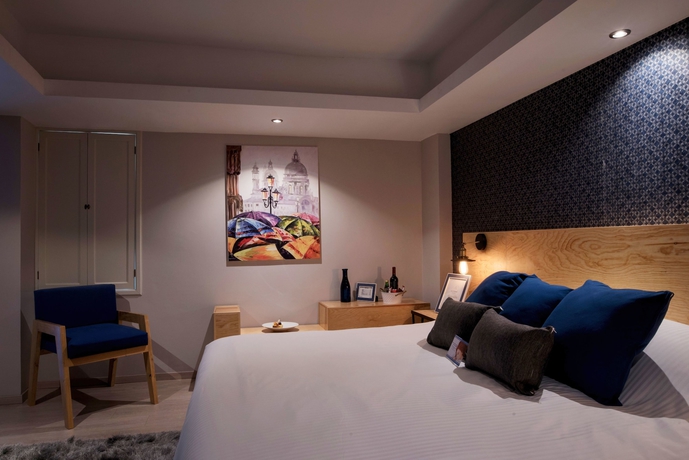 Imagen de la habitación del Hotel Santosí. Foto 10