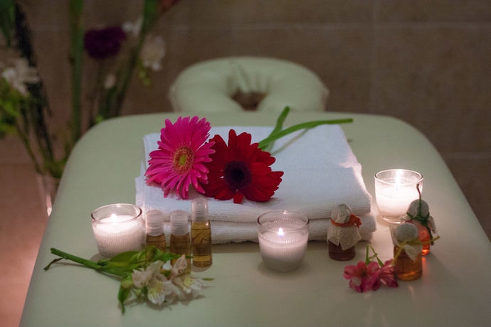 Imagen de los interiores del Hotel Santosí. Foto 17