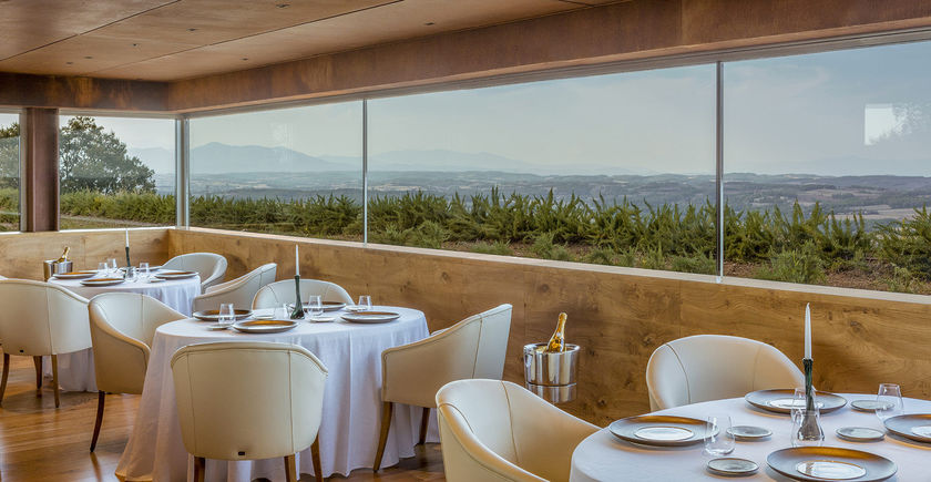 Imagen del bar/restaurante del Hotel Sants Metges. Foto 12