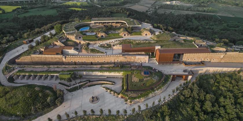 Imagen de los exteriores del Hotel Sants Metges. Foto 21