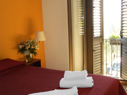 Imagen de la habitación del Hotel Santuari De La Salut De Sant Feliu De Pallerols. Foto 4