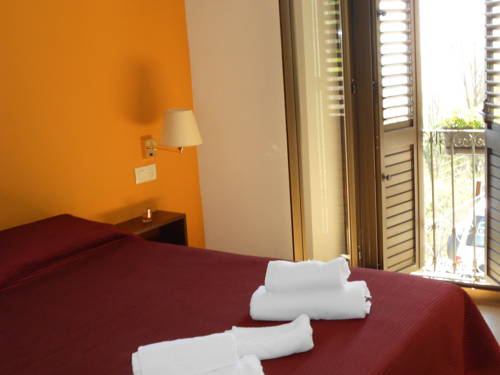 Imagen de la habitación del Hotel Santuari De La Salut De Sant Feliu De Pallerols. Foto 6
