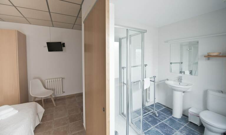 Imagen de la habitación del Hotel Santuari de Terrades. Foto 14