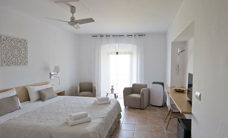 Imagen de la habitación del Hotel Santuari de Terrades. Foto 15