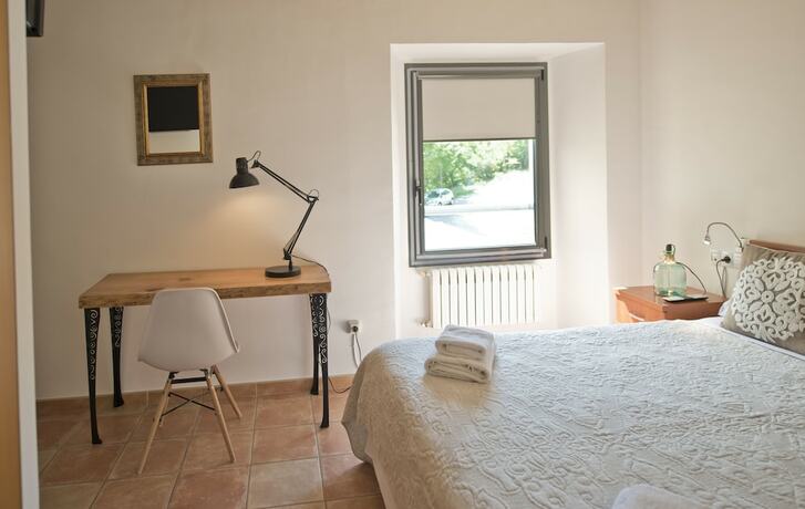 Imagen de la habitación del Hotel Santuari de Terrades. Foto 18