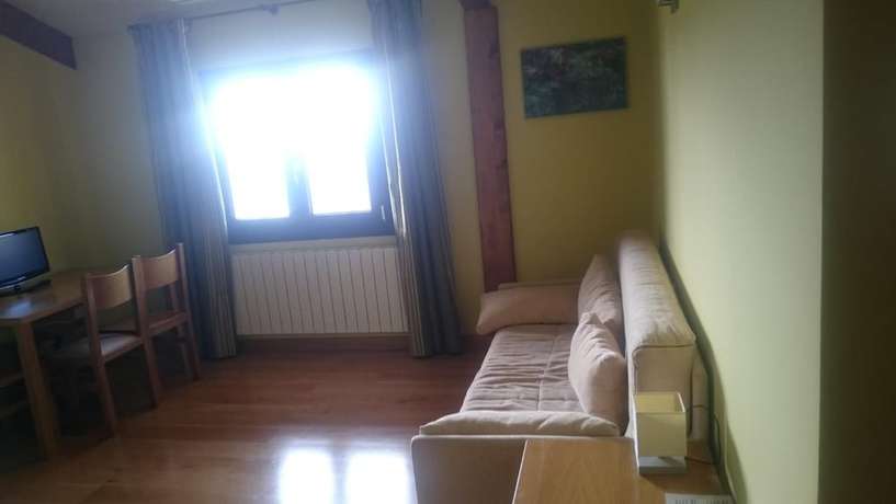 Imagen de la habitación del Hotel Santuario Urkiola. Foto 14