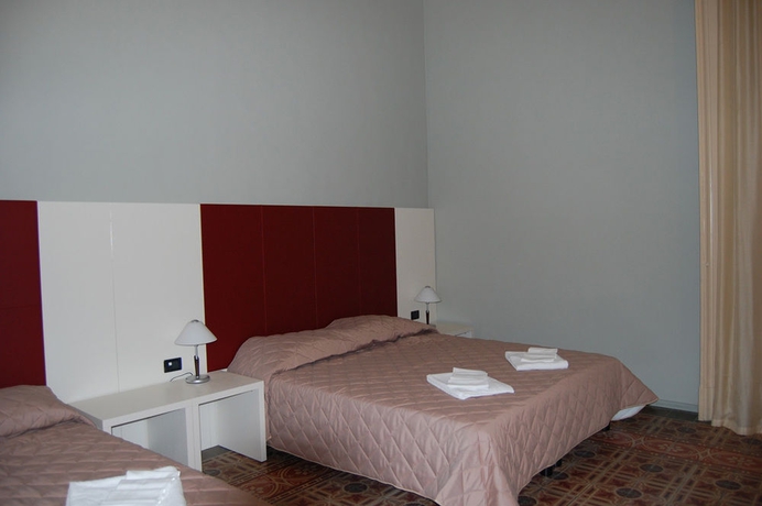 Imagen de la habitación del Hotel Santuzza Catania. Foto 5