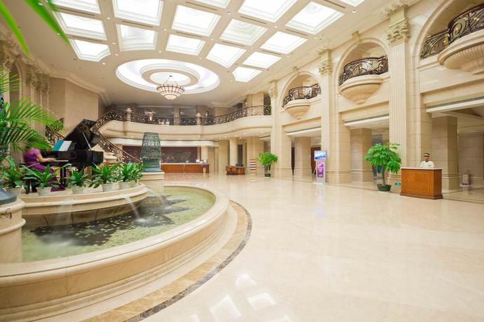 Imagen de los interiores del Hotel Sanya Baohong. Foto 8