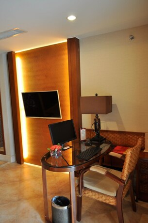 Imagen de la habitación del Hotel Sanya Haohanpo Gloria Hotspring Resort. Foto 19