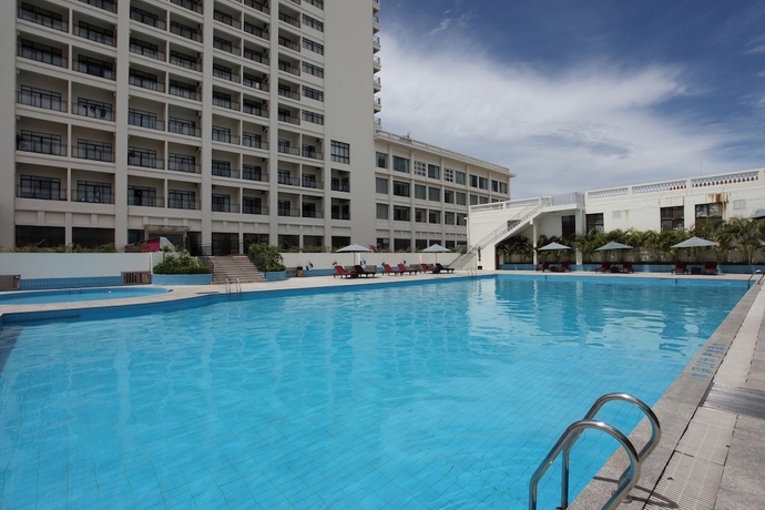 Imagen de la piscina del Hotel Sanya International. Foto 18