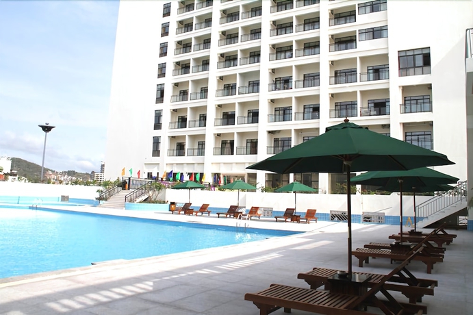 Imagen de la piscina del Hotel Sanya International. Foto 19