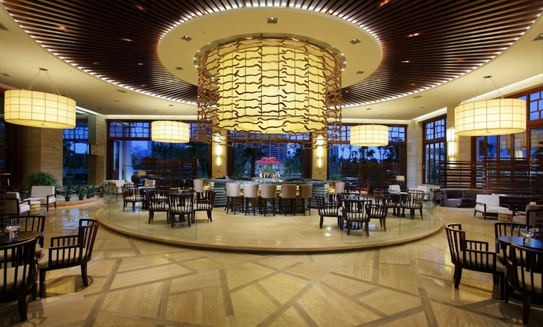 Imagen del bar/restaurante del Hotel Sanya Phoenix Waterside Gloria Resort. Foto 2