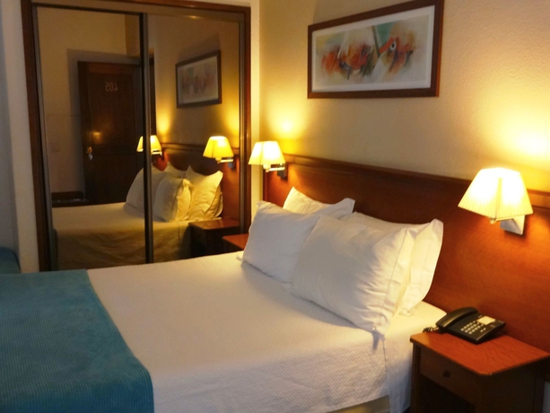 Imagen de la habitación del Hotel Sao Mamede Estoril. Foto 7
