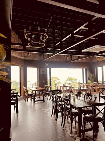 Imagen del bar/restaurante del Hotel Sapa Pine Hill Ecolodge. Foto 2