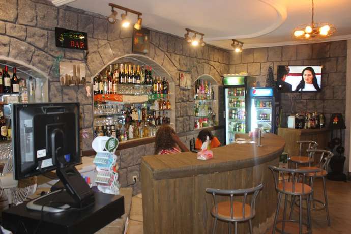 Imagen del bar/restaurante del Hotel Saphir, Abobo. Foto 3