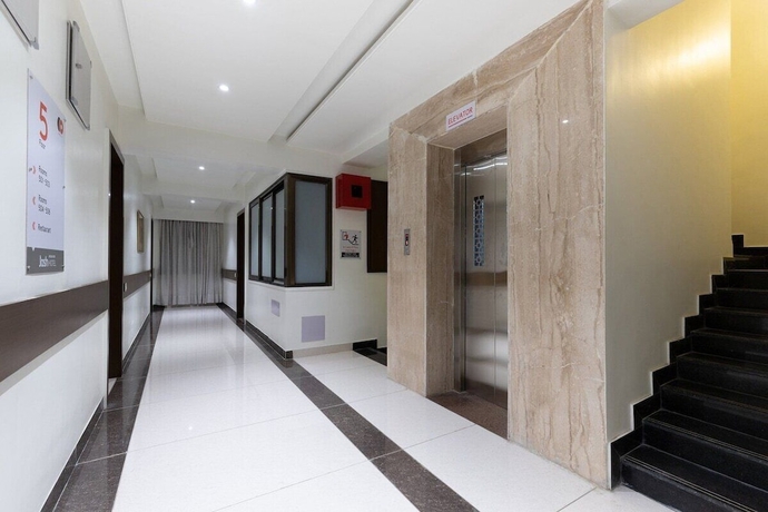 Imagen de los interiores del Hotel Sapphero Akshar Inn- Jamnagar. Foto 10