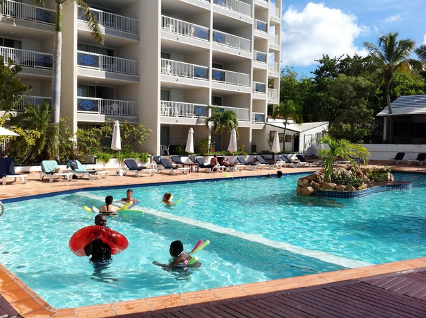 Imagen de la piscina del Hotel Sapphire Beach Club Resort. Foto 11