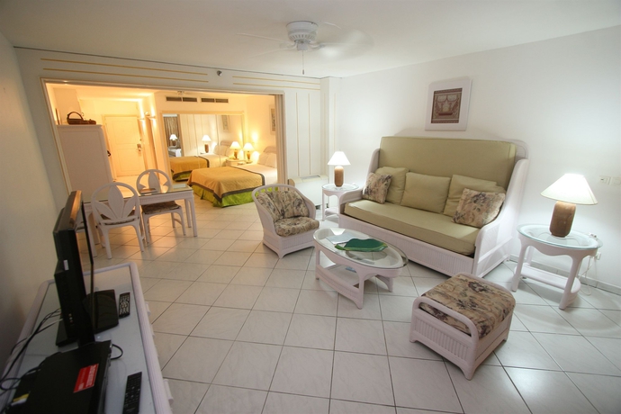 Imagen de los interiores del Hotel Sapphire Beach Club Resort. Foto 9