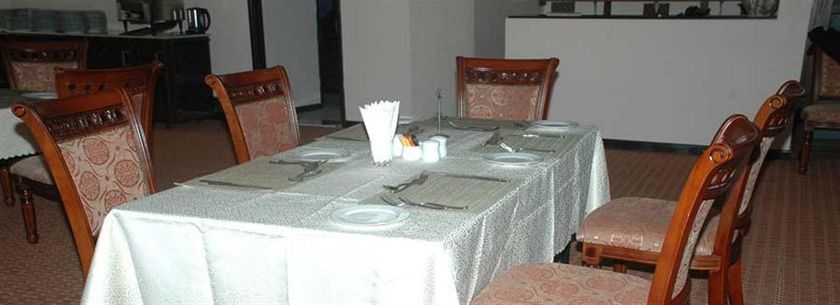 Imagen del bar/restaurante del Hotel Sapphire, DAR ES SALAAM. Foto 4