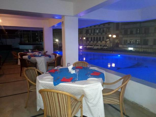 Imagen del bar/restaurante del Hotel Sapphire, MOMBASA. Foto 2