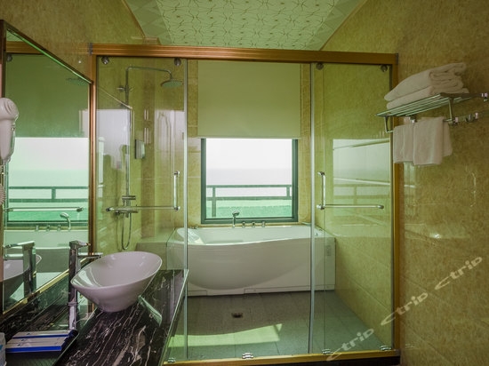 Imagen de la habitación del Hotel Sapphire Sea View Hotel. Foto 3