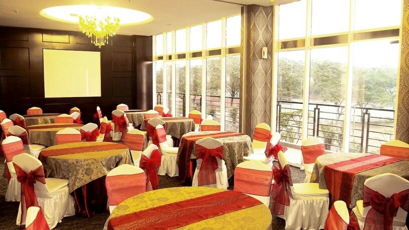 Imagen general del Hotel Sapphire Sky. Foto 5