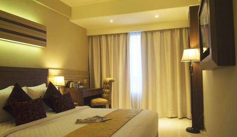 Imagen de la habitación del Hotel Sapphire Sky. Foto 17