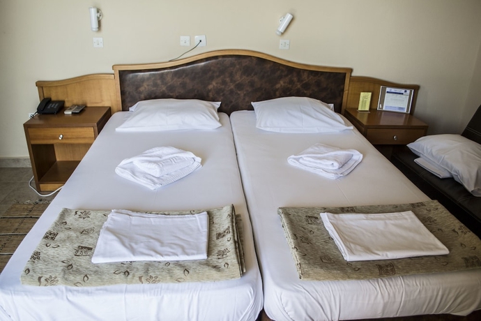 Imagen de la habitación del Hotel Sappho, Chliar&aacute;. Foto 3