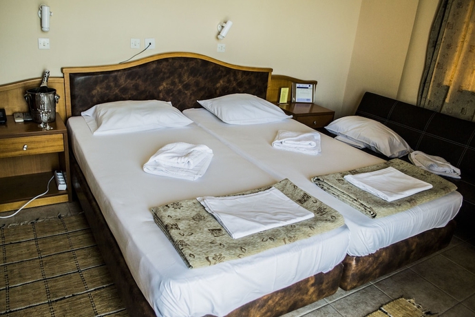 Imagen de la habitación del Hotel Sappho, Chliar&aacute;. Foto 5