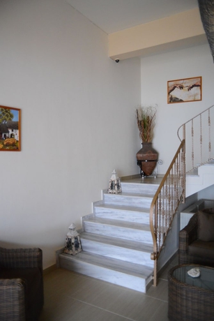 Imagen de los interiores del Hotel Sappho, Chliar&aacute;. Foto 11
