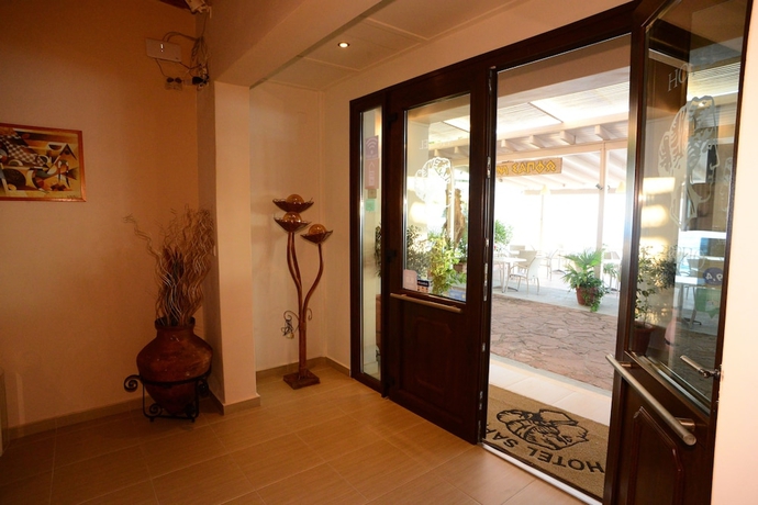 Imagen de los interiores del Hotel Sappho, Chliar&aacute;. Foto 19