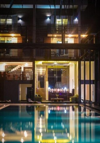 Imagen de la piscina del Hotel Saprin Beach. Foto 20