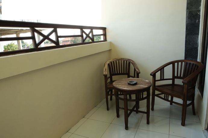 Imagen de los exteriores del Hotel Sapta Petala. Foto 3