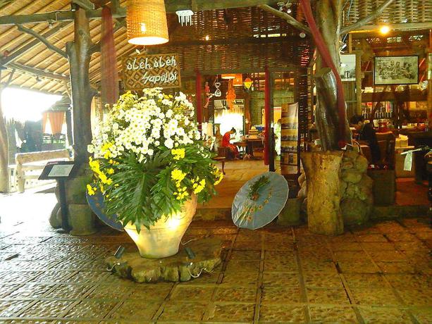 Imagen del bar/restaurante del Hotel Sapulidi Resort Spa and Gallery, Bandung. Foto 6