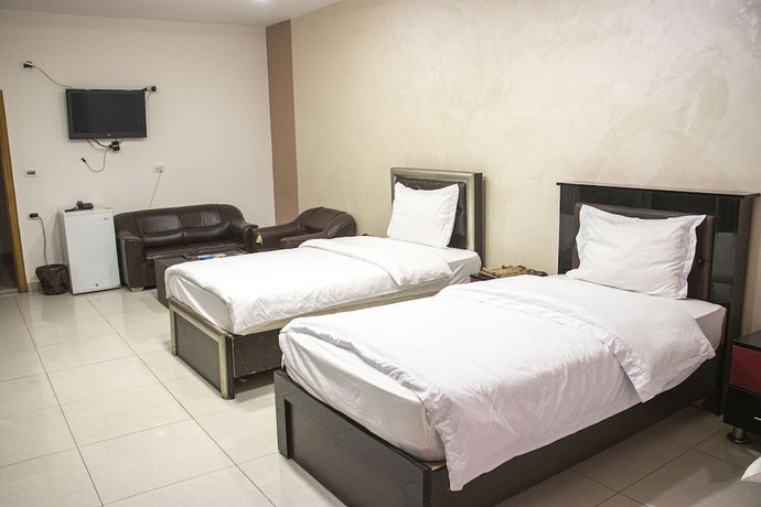 Imagen de la habitación del Hotel Sara Crown. Foto 3