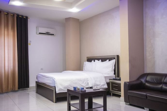 Imagen de la habitación del Hotel Sara Crown. Foto 5