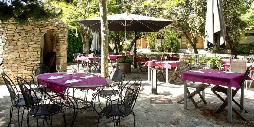 Imagen de los exteriores del Hotel Sara De Ur. Foto 12