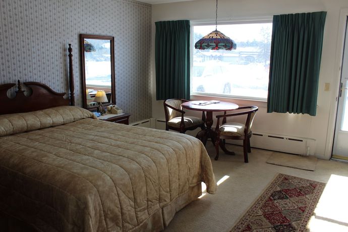 Imagen de la habitación del Hotel Sara Placid Inn and Suites. Foto 14