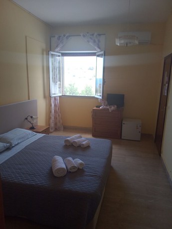 Imagen de la habitación del Hotel Sara, Santa Maria Al Bagno. Foto 15