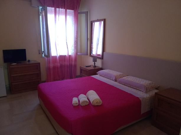Imagen de la habitación del Hotel Sara, Santa Maria Al Bagno. Foto 16