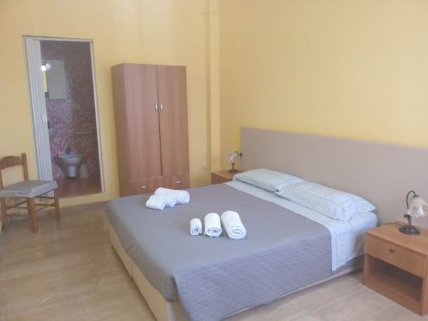 Imagen de la habitación del Hotel Sara, Santa Maria Al Bagno. Foto 20