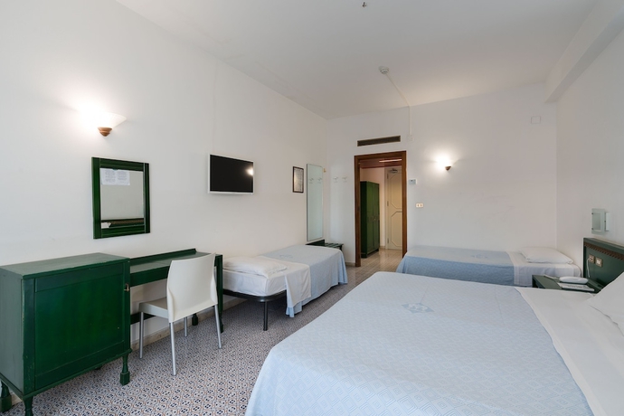 Imagen de la habitación del Hotel Saracen Sands & Congress Centre - Palermo. Foto 8