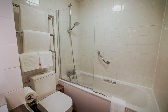 Imagen de la habitación del Hotel Saracens Head. Foto 7