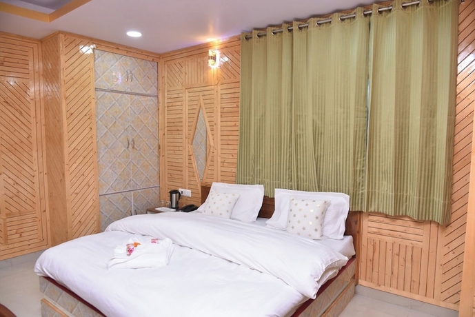 Imagen de la habitación del Hotel Sarahan Holliday Inn. Foto 4