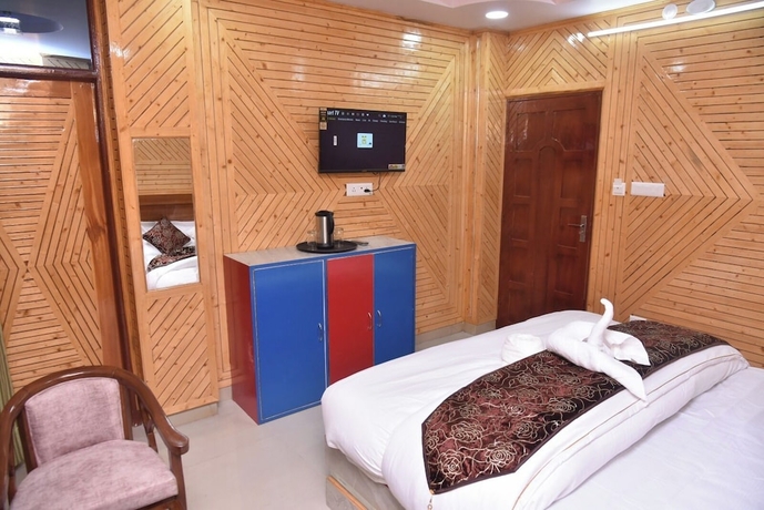 Imagen de la habitación del Hotel Sarahan Holliday Inn. Foto 9