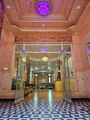 Imagen de los interiores del Hotel Sarahan Inn. Foto 15