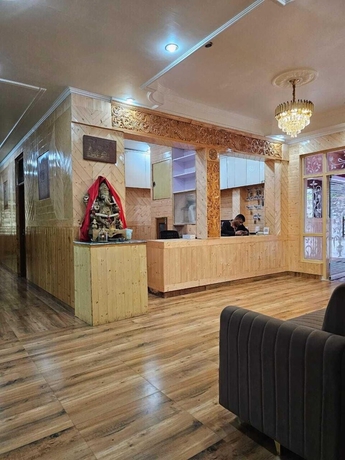Imagen de los interiores del Hotel Sarahan Inn. Foto 16