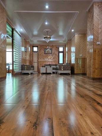 Imagen de la habitación del Hotel Sarahan Inn. Foto 13