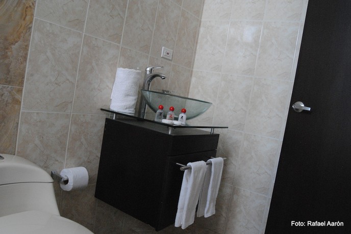 Imagen de la habitación del Hotel Saraje. Foto 15